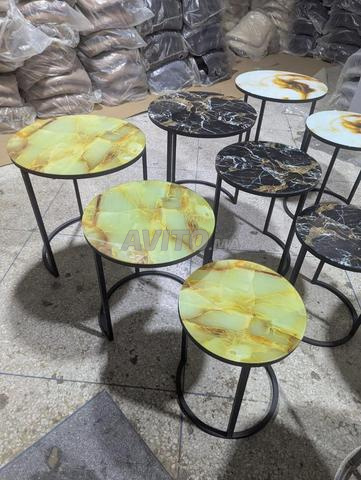 Table. Prix raisonnable. Excellente qualité. Bois... Qualité supérieure - 2