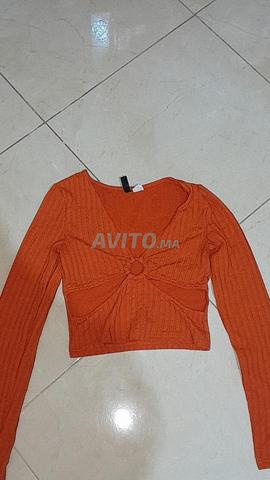 Un top orange
