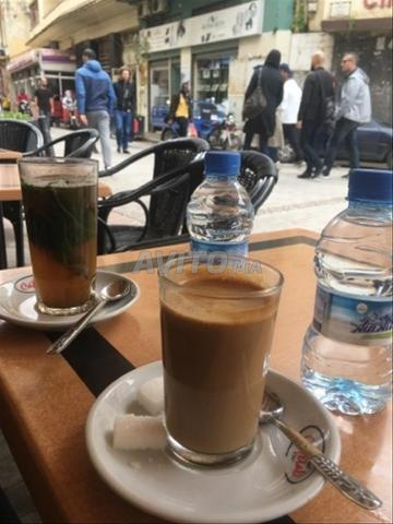 Maison et café à vendre à Tanjabalia dans une résidence