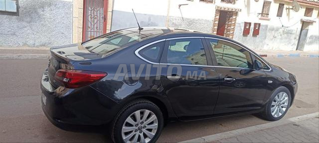 أوبل أسترا ديزل يدوية 2013 في أصيلة