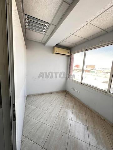 مكتب بمساحة 70 متر مربع في عين السبع - 2