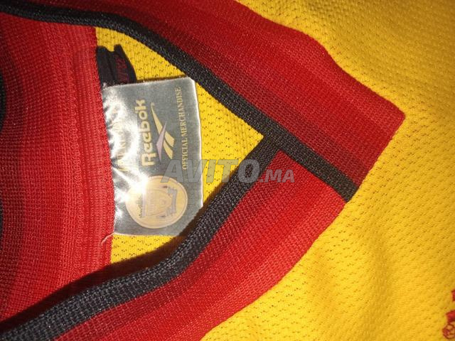 قميص لنادي ليفربول أصلي لموسم 2098-2099 - 2