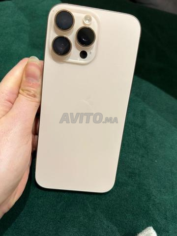 iPhone 16 pro max excellent état