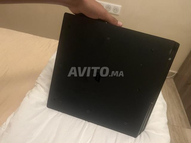 بلاي ستيشن 4 برو بـ 2000 درهم - 2