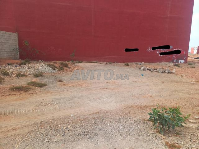 Terrain proche de la mer, titré - Mir L'Hôte