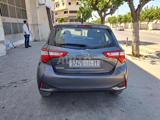 TOYOTA YARIS ESSENCE MANUELLE - 2