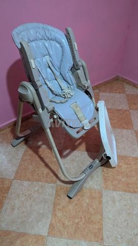 كرسي أطفال للأكل