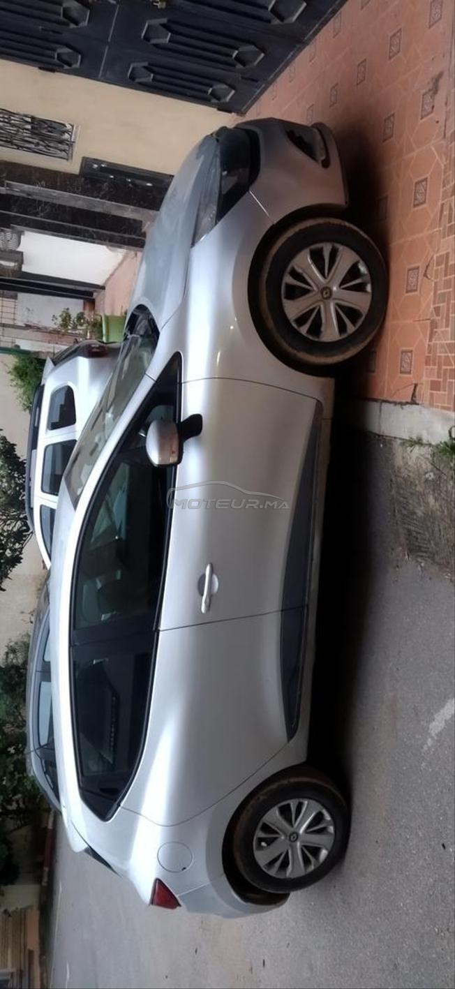 clio 4 modèle 2019 très bon état 