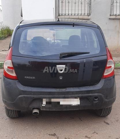 Sandero 2011 essence neuve sur la Route