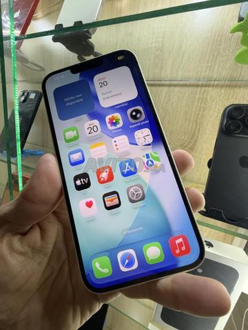 iPhone 14 bon état 128/93 état