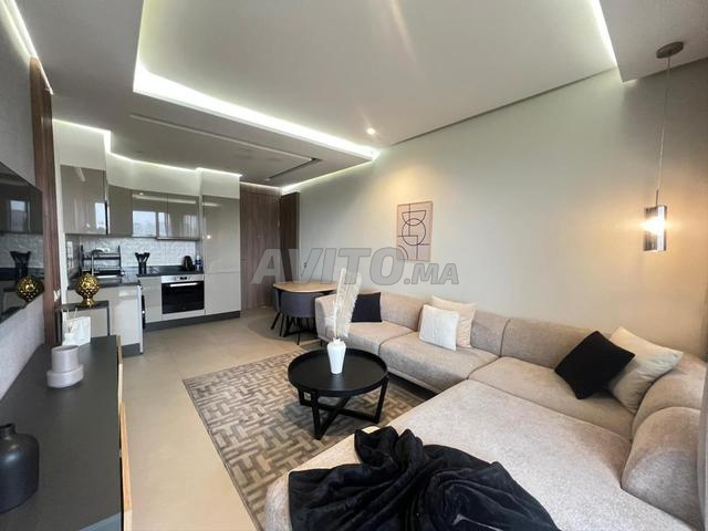 À louer studio - Oasis - vue sur terrain de football  - image 3