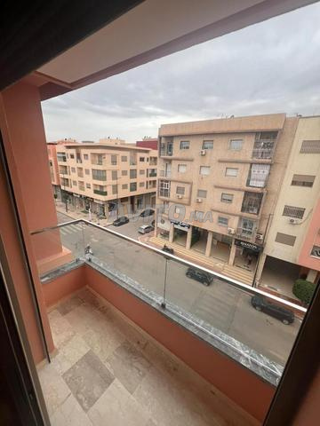 شقة رائعة فارغة للإيجار في الشرف