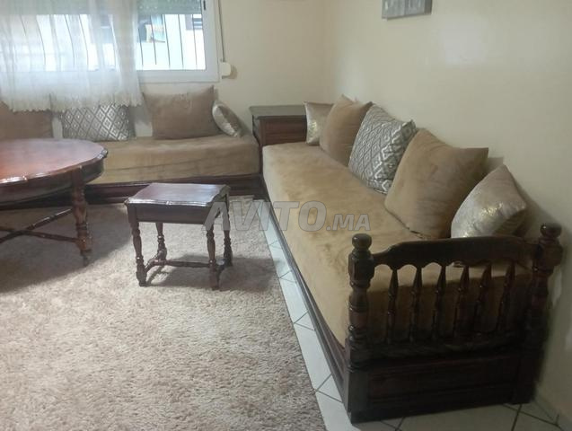 صالون للبيع