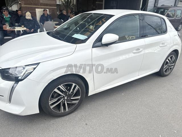 Peugeot 208 allure - 2