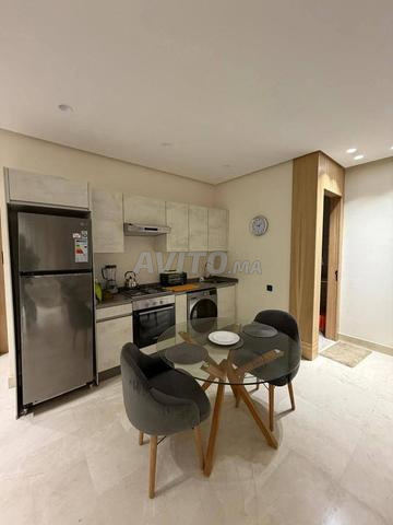 للايجار استوديو مفروش حي الاميرات - 2