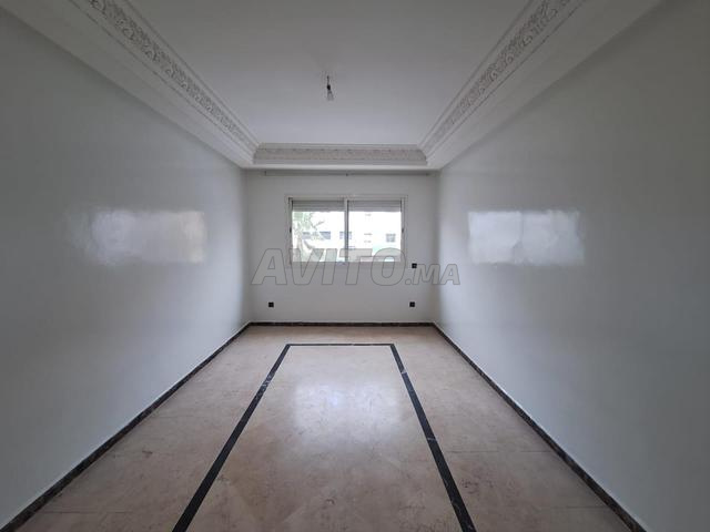 JOLI APPRT AIN SEBAA 1 ETG 3700 DH RES FERME