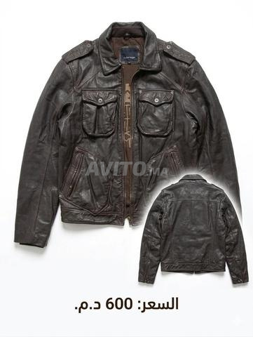 جاكيت جلد Outrage، لا يزال نظيفًا