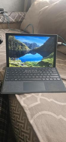 Excellent état Surface 7 Pro i7 16 Go UK