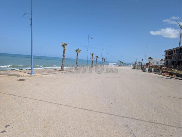 أرض بإطلالة على البحر للاستثمار - 2