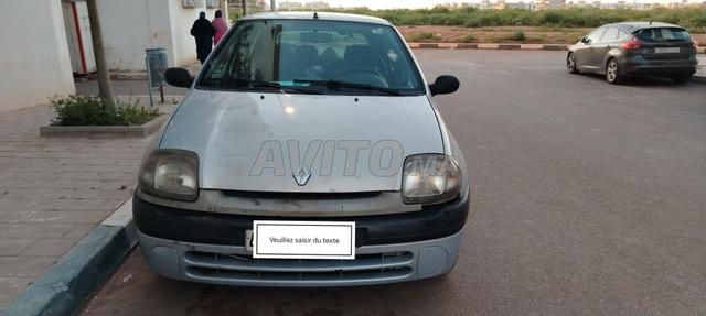 Renault Clio Essence Manuelle 2002 à Casablanca