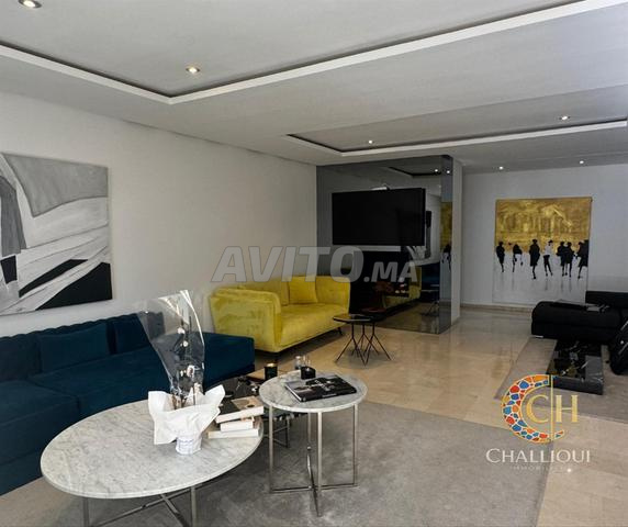 شقة جميلة مجددة مع تراس - 2