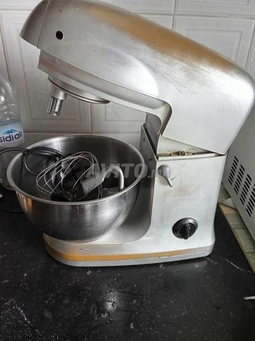 بيع أثاث وأجهزة كهربائية