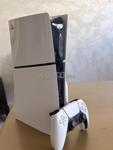 PS5 Slim Digital et CD 1 To presque neuf - 2