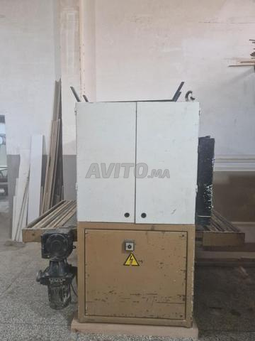 Ponceuse à large bande (Machine à polir le bois)