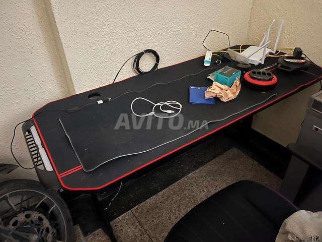 Bureau, encore neuf - 2