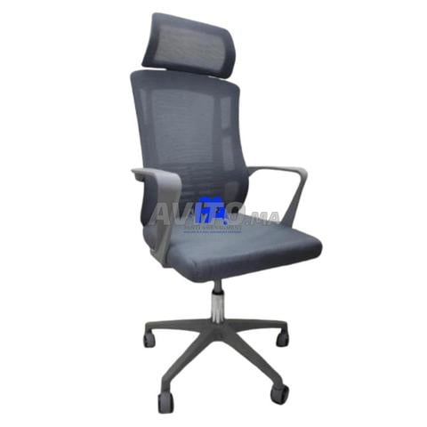 Chaise avec accoudoirs/Vestiaire/Armoire - 2