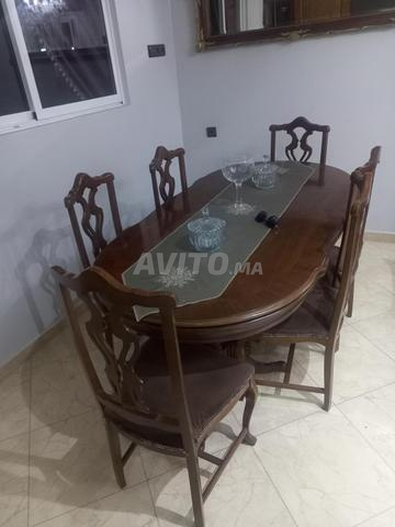 غرفة طعام مع 6 كراسي - 2