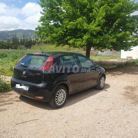 Fiat Punto Diesel Manuelle 2018 à Fès - 2