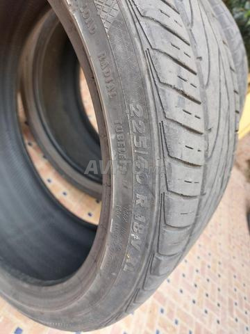 إطار 225 40 R18 - 2