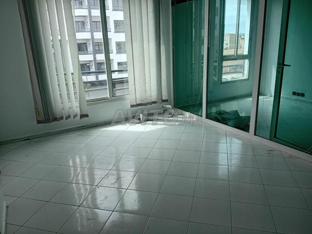 مكتب 70 متر على شارع عبد المؤمن موقع جيد ترامواي