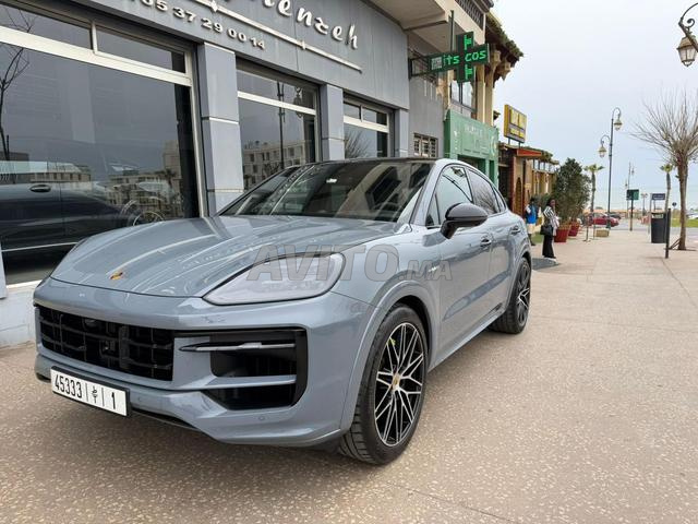 بورشه كايين هايبرد أوتوماتيك 2025 في الرباط