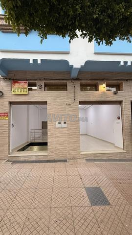 محل تجاري بالطابق الثاني للكراء، شارع محمد الخامس