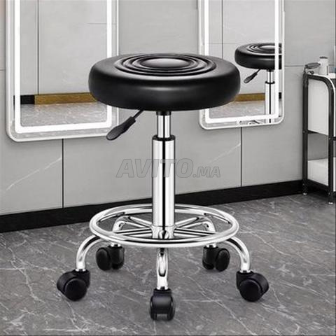 Tabouret pivotant à roulettes réglable - 2