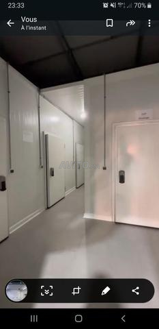 محل فارغ 270 متر مربع نظيف بمعايير البلدية - 2