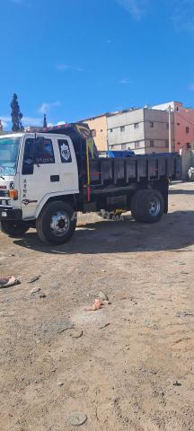 شاحنة إيسوزو قلاب - 2