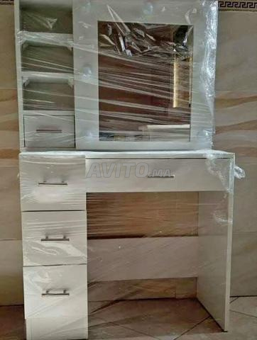 كوافوزة عصرية مع مراية و ضو LED قابل للتحكم ✨ - 2