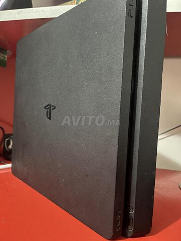 PS4 Slim 500Go en ligne et 2 manettes - 2
