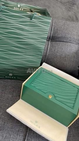 ساعة رجالية فاخرة مع عبوتها الأصلية - 2