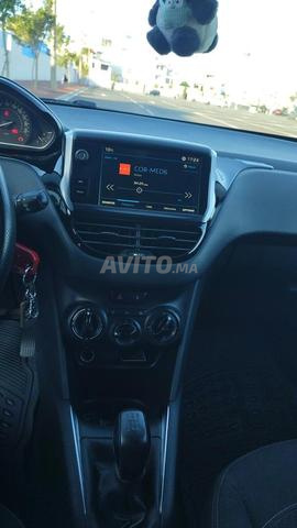 Voiture en bon état, propre et excellente à vendre