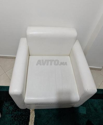 كرسي بذراعين وكرسي أنيق للبيع بحالة ممتازة - 2