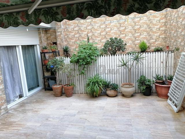 شقة للبيع بالطابق الأرضي في فال فلوري