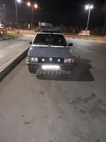 Je vends voiture Renault R9......