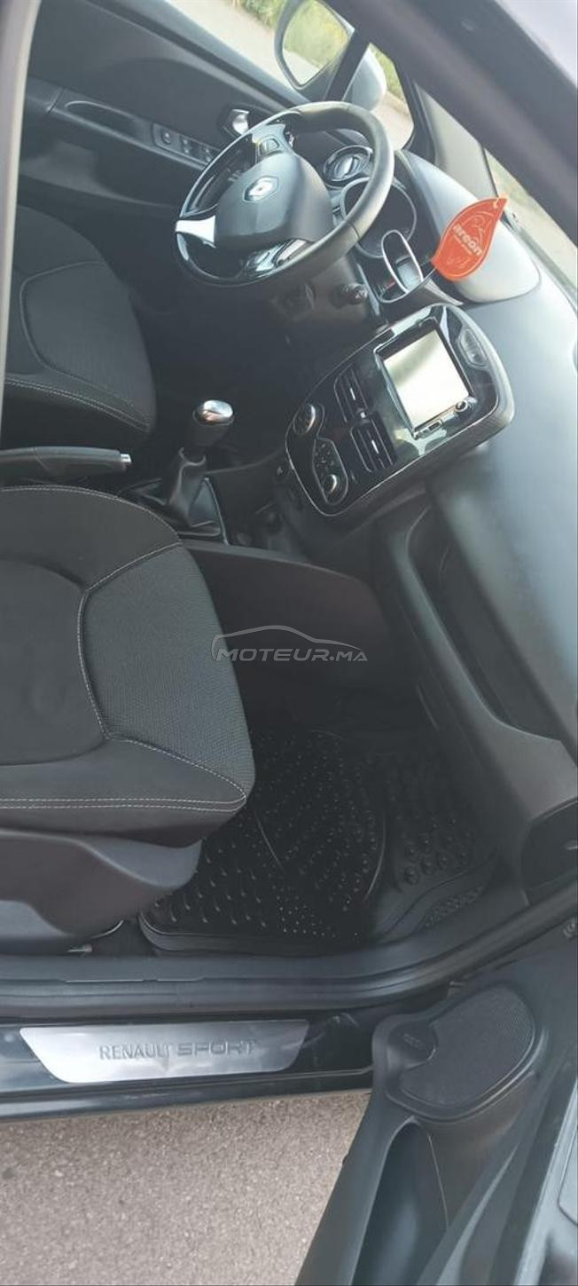 PEUGEOT 208 2022