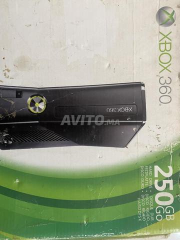 Xbox 360 Slim 250 Go 2 Manettes – Très bon état