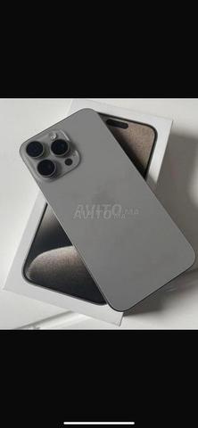 iPhone 15 pro max titanium 1000 GO