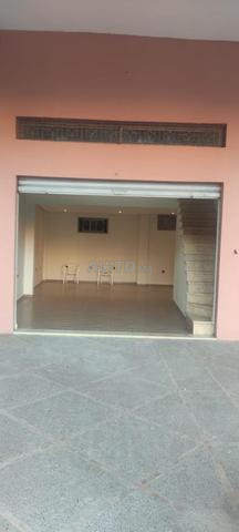 محل تجاري ممتاز للبيع في حي الشرف - 2